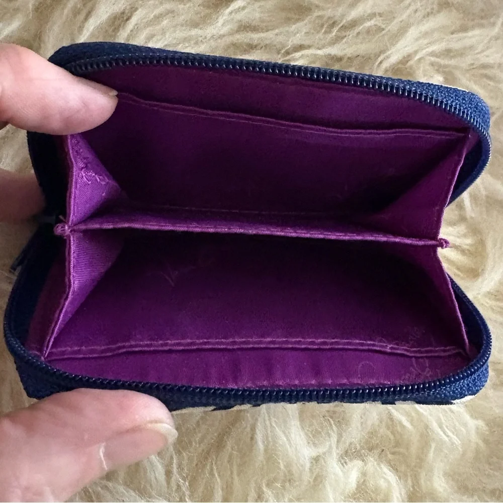 Vera Bradley ‘Parisian Bouquet’ Zip Around ID Wallet - Picture 4 of 4